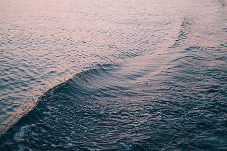 aerial view photography of ocean wave thumbnail