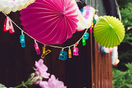 close-up photo of backdrop balloons and string lights thumbnail