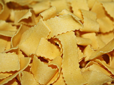 closed-up photo of pasta strips lot thumbnail