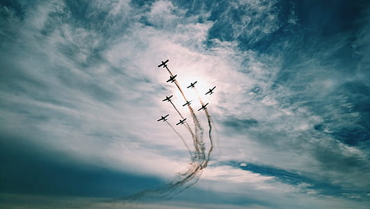 planes doing stuns on air thumbnail
