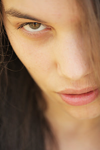 closeup photo of woman's face thumbnail