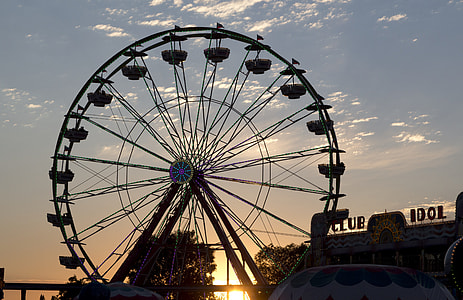 Ferris wheel at golden hour thumbnail