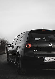 shallow focus photo of black Volkswagen SUV thumbnail