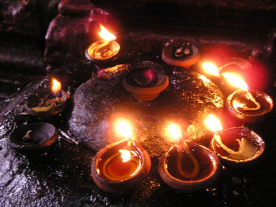 candles with lights thumbnail