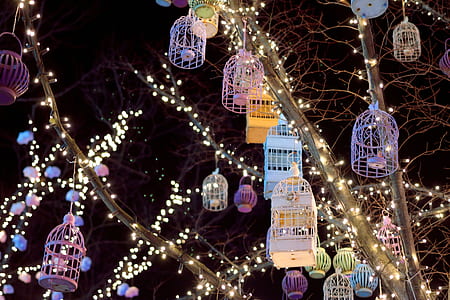 hanging decor lot thumbnail