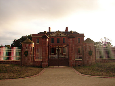 Reconstructed royal governor's mansion Tryon Palace in New Bern, North Carolina thumbnail
