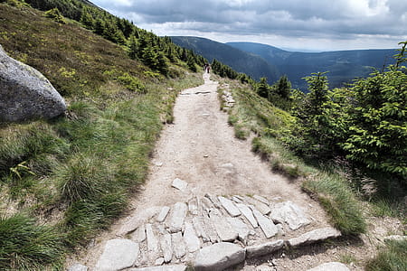 Hiking trail in the mountains thumbnail
