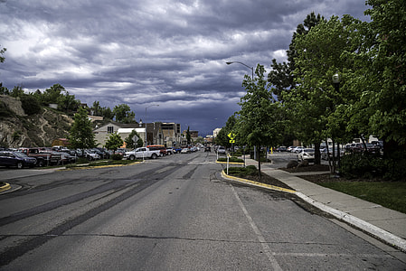 Sky, cars, and road in Helena, Montana thumbnail