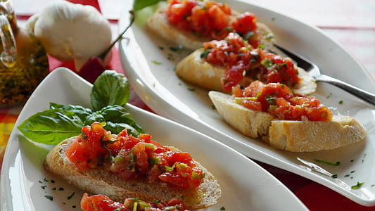brown breads with salsa on top thumbnail