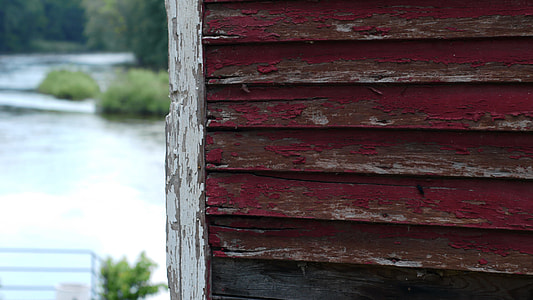 red, wooden frame, lake, green leaf thumbnail
