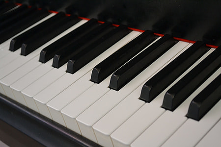 black piano keyboard thumbnail