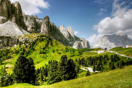 mountain during daytime thumbnail