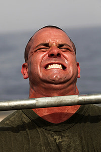 man lifting barbell thumbnail