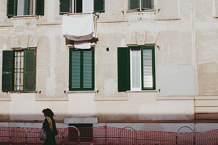 Walking woman thumbnail