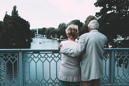 Old couple on bridge thumbnail