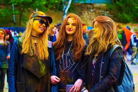 three women on parade thumbnail