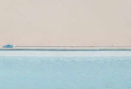 pool, minimal, line, geometric thumbnail