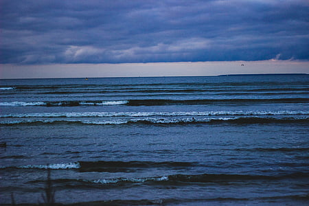 view of ocean waves thumbnail