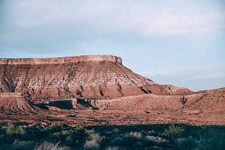 Arizona landscape under clear sky and sunlight thumbnail