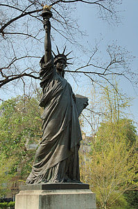 Statue Of Liberty, Luxembourg Gardens thumbnail