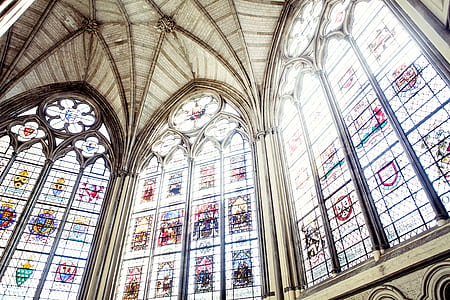 photo of building tiffany glass artwork thumbnail