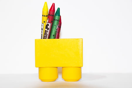 four assorted-color crayons thumbnail