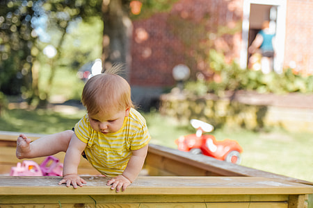 baby on table thumbnail