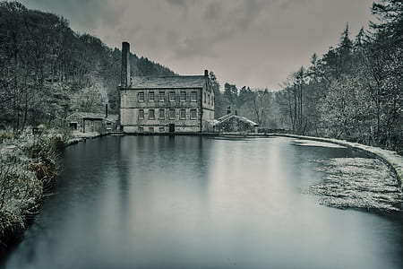 body of water with ruins in grayscale thumbnail