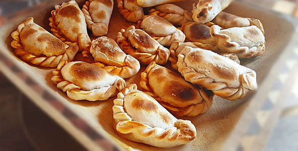 baked empanada thumbnail