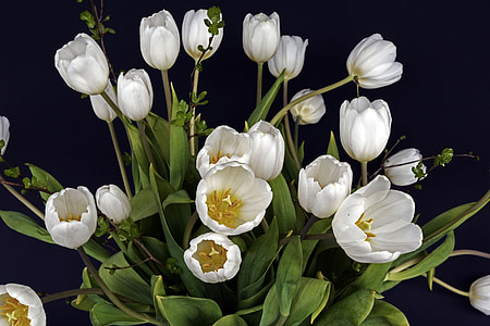 white flower centerpiece thumbnail
