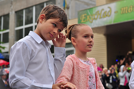 boy holding girl thumbnail