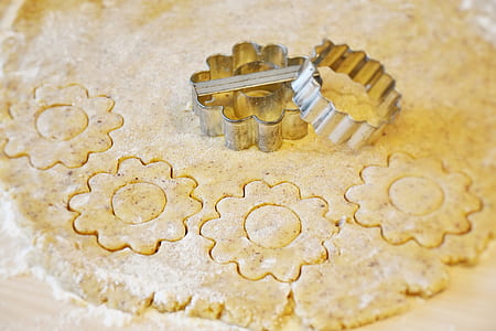 photo of gray flower molder thumbnail