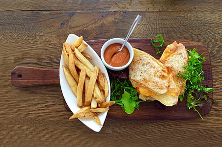 Sandwich with fries thumbnail