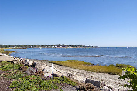 View of coastline from Fort Trumbull Beach in Milford, Connecticut thumbnail