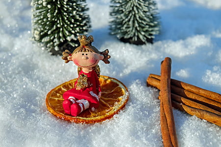 princess on lemon sled thumbnail