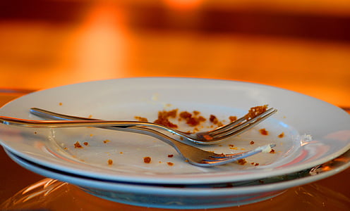 empty charger plate with two forks thumbnail