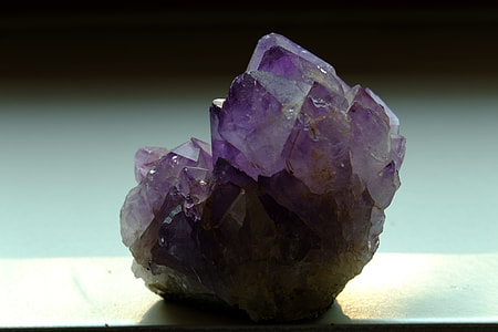 selective focus photography of purple geode thumbnail