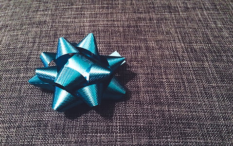 green and black ribbon bow thumbnail
