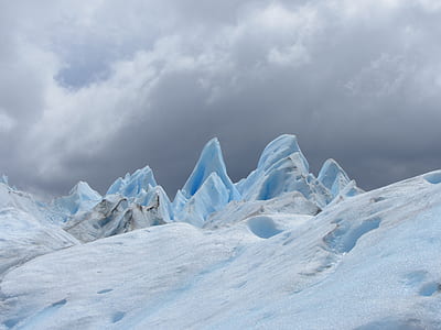 mountain covered with snow thumbnail