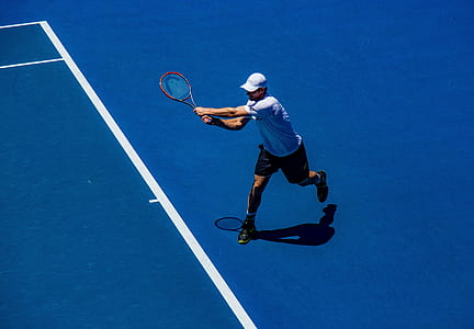 man playing tennis thumbnail