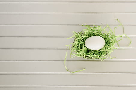 bowl of green strings with egg thumbnail