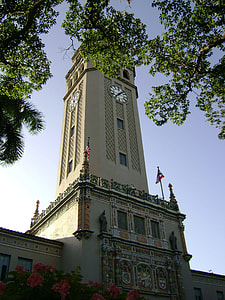 Main tower of the University of Puerto Rico in San Juan thumbnail