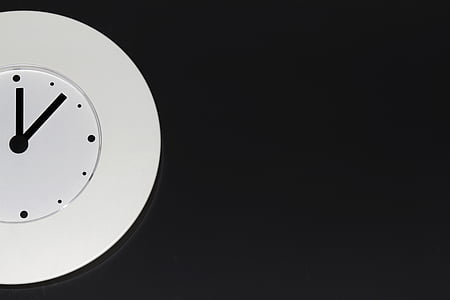 round white analog clock thumbnail