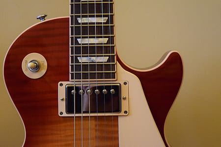 Brown and White Les Paul Guitar thumbnail