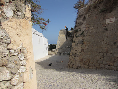 brown bricked wall thumbnail