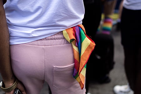 person with pink bottoms thumbnail