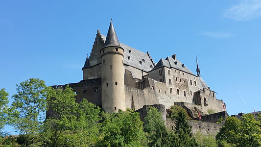 photography of castle at daytime thumbnail