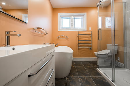 white ceramic bathtub thumbnail