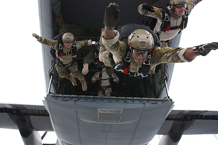 four men doing paragliding thumbnail