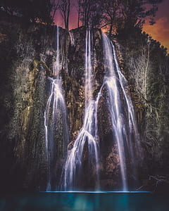 photo of waterfall at noontime thumbnail